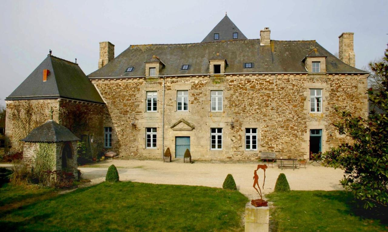 Gite La Passerelle - Manoir Le Plessix Madeuc Corseul Exteriör bild